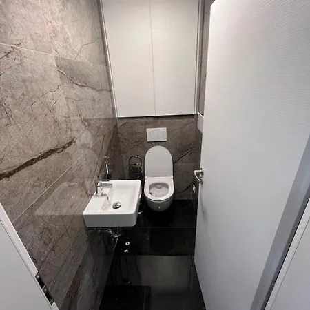 Soukromy 2+kk S Balkonem A Parkovanim Apartment Znojmo