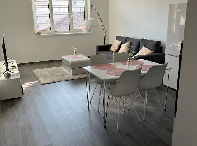 Soukromý 2+kk S Balkónem A Parkováním Znojmo