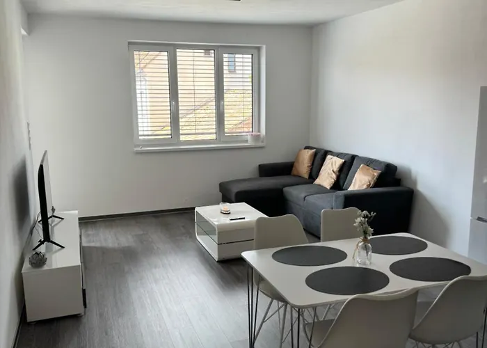 Soukromý 2+kk S Balkónem A Parkováním Apartamento